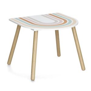 Kindertafel met regenboogstrepen en houten poten geïsoleerd op witte achtergrond