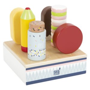 Close-up van houten ijsjes puzzelspeelgoed voor kinderen. Small Foot Houten Ijsjes Fresh met Standaard