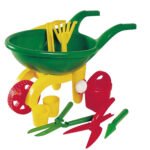 Kinder tuinset speelgoed met groene kruiwagen, rood gieter en geel gereedschap Kruiwagen met Tuingereedschap