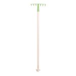 Groene handhark met houten steel op witte achtergrond Bigjigs Tuinhark met Lange Steel