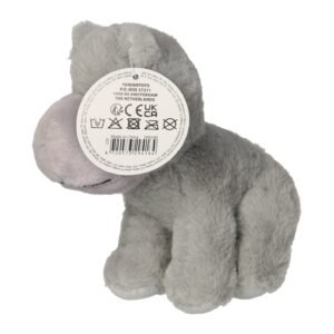 Grijze pluche knuffel met label van TenderToys, zicht op de achterkant en wasinstructies