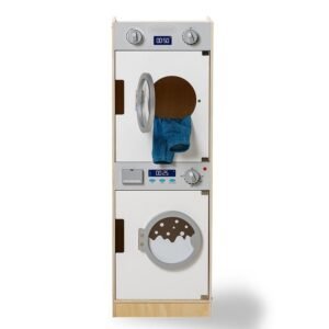 Houten speelgoed wasmachine droger met kleding in de trommel