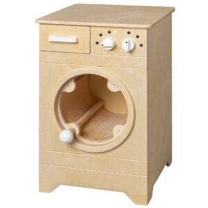 Houten speelgoed wasmachine in schuine hoek met wasdrum en knoppen zichtbaar