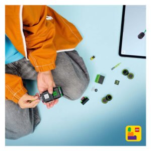 Kind bouwt LEGO City Gaming Raceauto met LEGO Builder app
