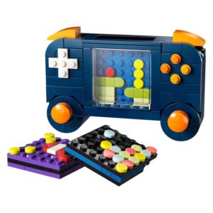 LEGO Creator 3-in-1 Retro Gaming Console met cartridges en speldisplay