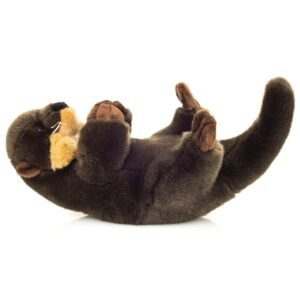 Pluche knuffel otter liggend op rug met zachte bruine vacht