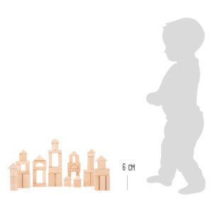Houten bouwblokken van 6 cm opgebouwd tot kleine torens naast silhouet van peuter