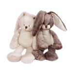 Twee zachte knuffelkonijnen in crème en taupe kleur Take Me Home Knuffel Konijn Pluche Zittend