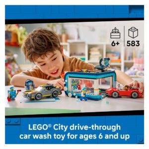 LEGO City autowasstraat met speelgoedauto’s die door wasstraat rijden