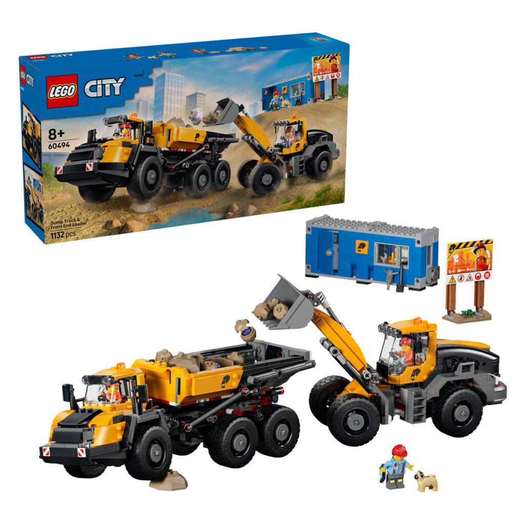 LEGO City 60494 Kiepwagen en Voorlader, voorlader schept stenen op met shovel op bouwplaats naast verpakking