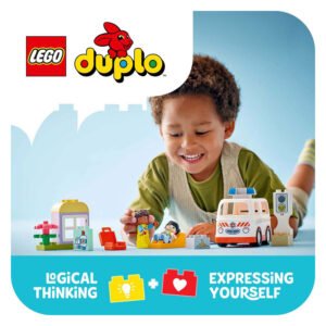 Kind speelt met LEGO DUPLO ambulance en reddingsspeelset