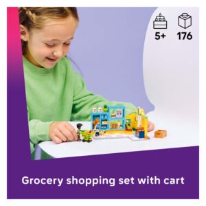 Kind speelt met LEGO Friends buurtsupermarkt bouwset van 176 onderdelen