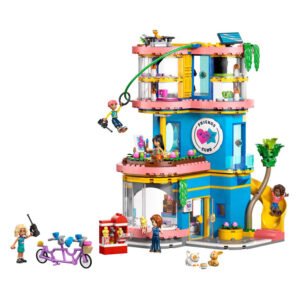 LEGO Friends Heartlake City Clubhuis 42689 speelset met glijbaan en fiets