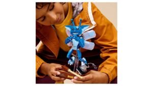 Kind speelt met LEGO Harry Potter Keltisch Aardmannetje 76461