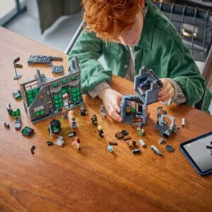 Bovenaanzicht van LEGO Harry Potter Tovenaarswinkel tijdens het bouwen