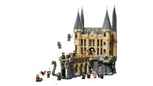 LEGO Harry Potter Zweinstein Oostvleugel 76473 met minifiguren en basilisk