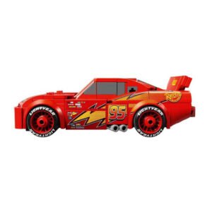 Zijaanzicht van LEGO Speed Champions Bliksem McQueen 77255 modelauto