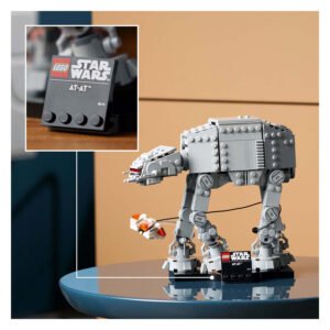 LEGO Star Wars AT-AT displaymodel met naamplaatje en snowspeeder