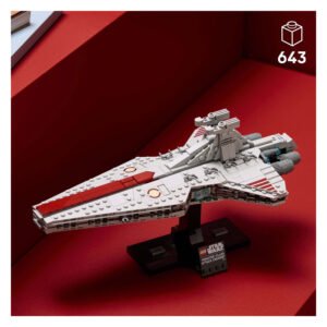 LEGO Star Wars Venator Class Attack Cruiser ruimteschip op display