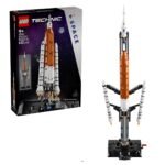 LEGO Technic 42221 NASA Artemis ruimteraket met verpakking en model