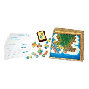 Spelmateriaal van het bordspel My Island met speelbord, kaarten en houten speelfiches