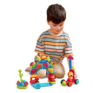 Kind speelt met kleurrijke Bristle Blocks Jungle bouwblokken