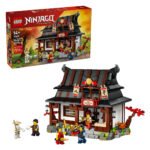 LEGO NINJAGO 71858 15-jarig Jubileum: Smederij De Vier Wapens bouwset met verpakking