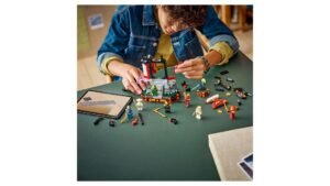 LEGO NINJAGO display in aanbouw met minifiguren