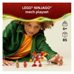 Kind speelt met LEGO NINJAGO Kai's Drakenmecha Strijdpakket 71851